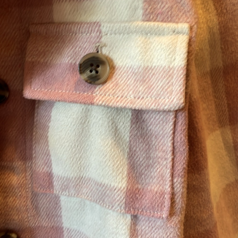 Shacket - Picture 3 of 3